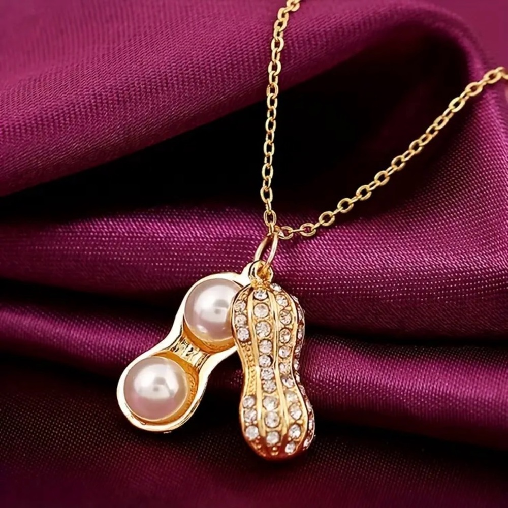 1pc Creative Cute Peanut Pendant Necklace